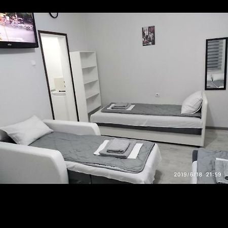 Apartmani Pinokio Ниш Екстер'єр фото
