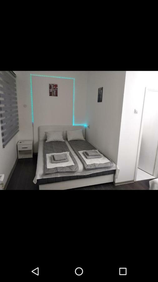 Apartmani Pinokio Ниш Екстер'єр фото