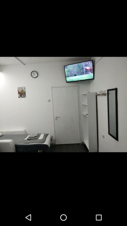 Apartmani Pinokio Ниш Екстер'єр фото