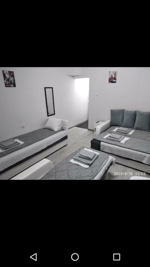 Apartmani Pinokio Ниш Екстер'єр фото